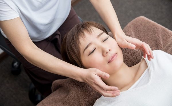 コルギには本当に小顔・美脚効果があるの？体験者の口コミを徹底調査