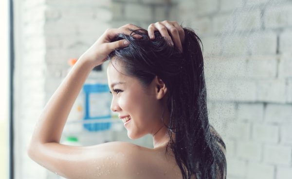 毎日の簡単頭皮マッサージと週１回の水素スパで美髪を手に入れる方法