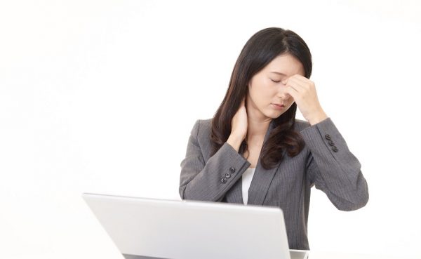 頭痛も起こる辛い肩こりは整体へ行こう！その理由、注意点などを解説