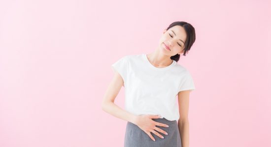 便秘の女性