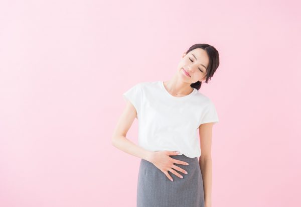 便秘の女性