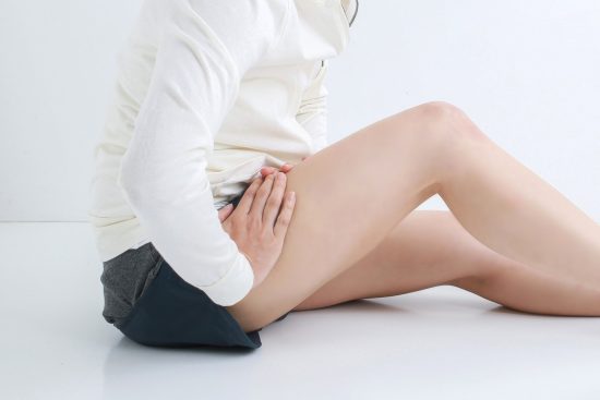 前ももの張りを気にする女性