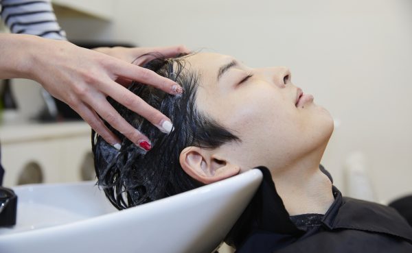 実はヘッドスパは男性向けメニューだった!?うれしい頭皮への効果